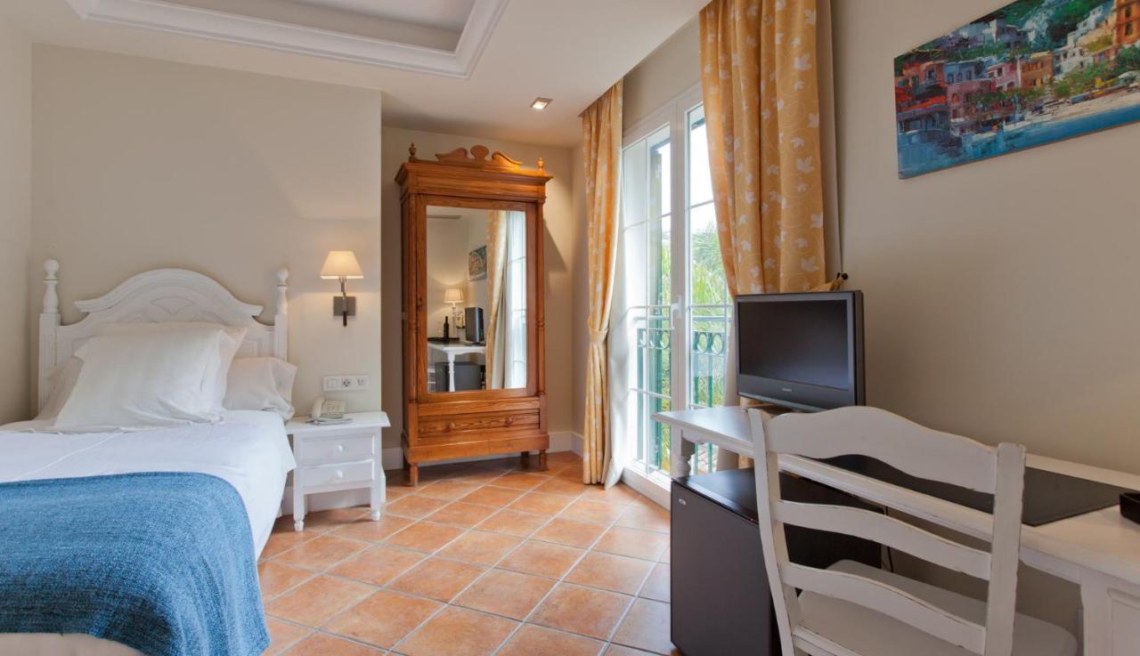 Hotel Mr Les Rotes Denia Bagian luar foto