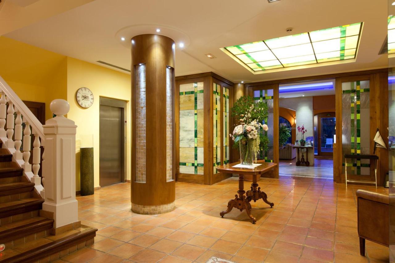 Hotel Mr Les Rotes Denia Bagian luar foto