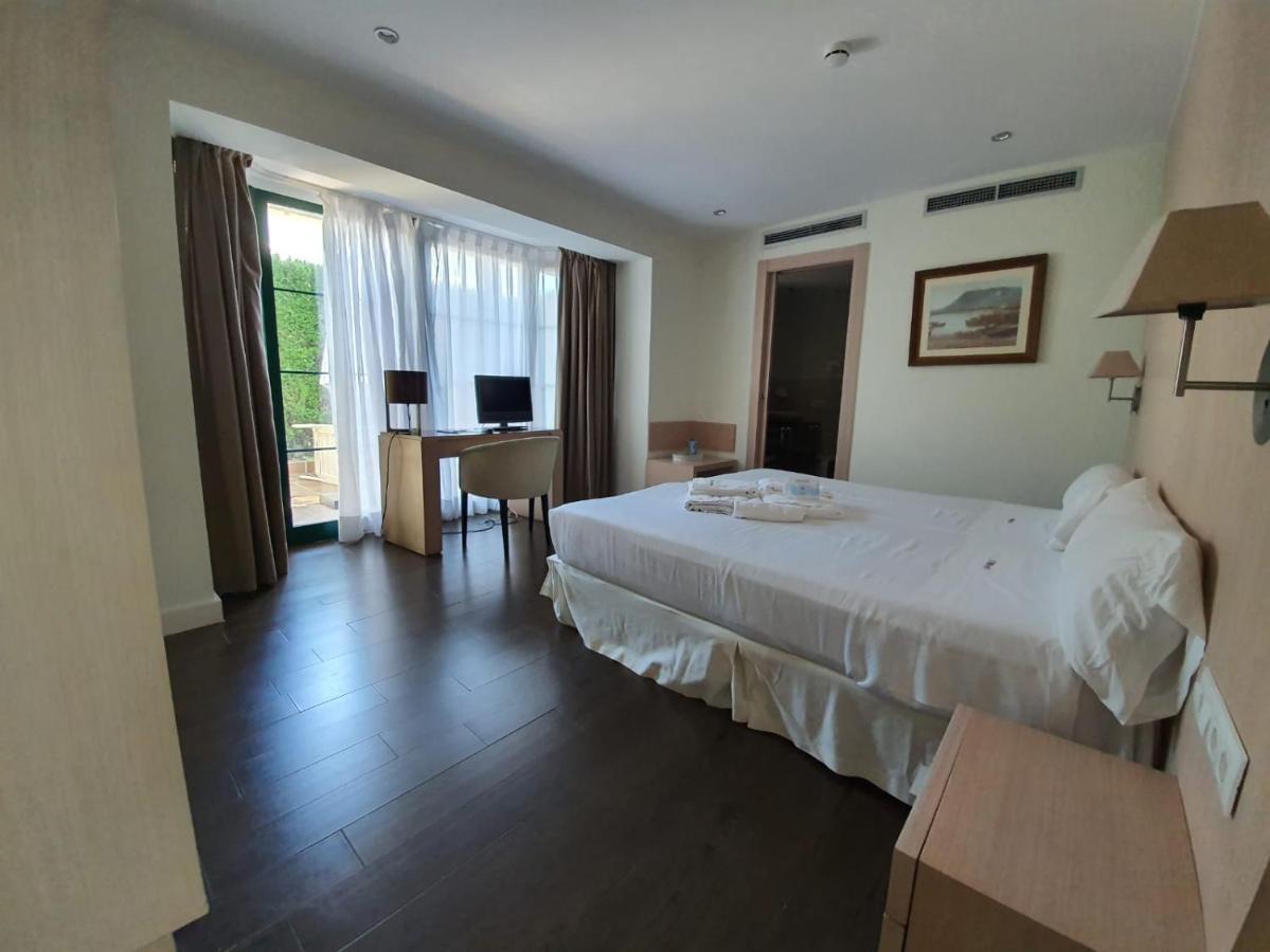 Hotel Mr Les Rotes Denia Bagian luar foto