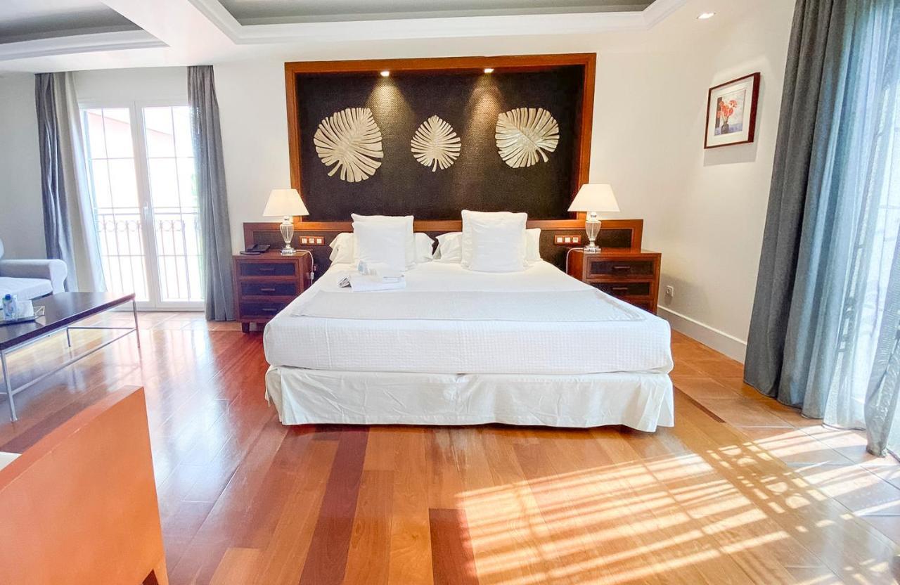 Hotel Mr Les Rotes Denia Bagian luar foto