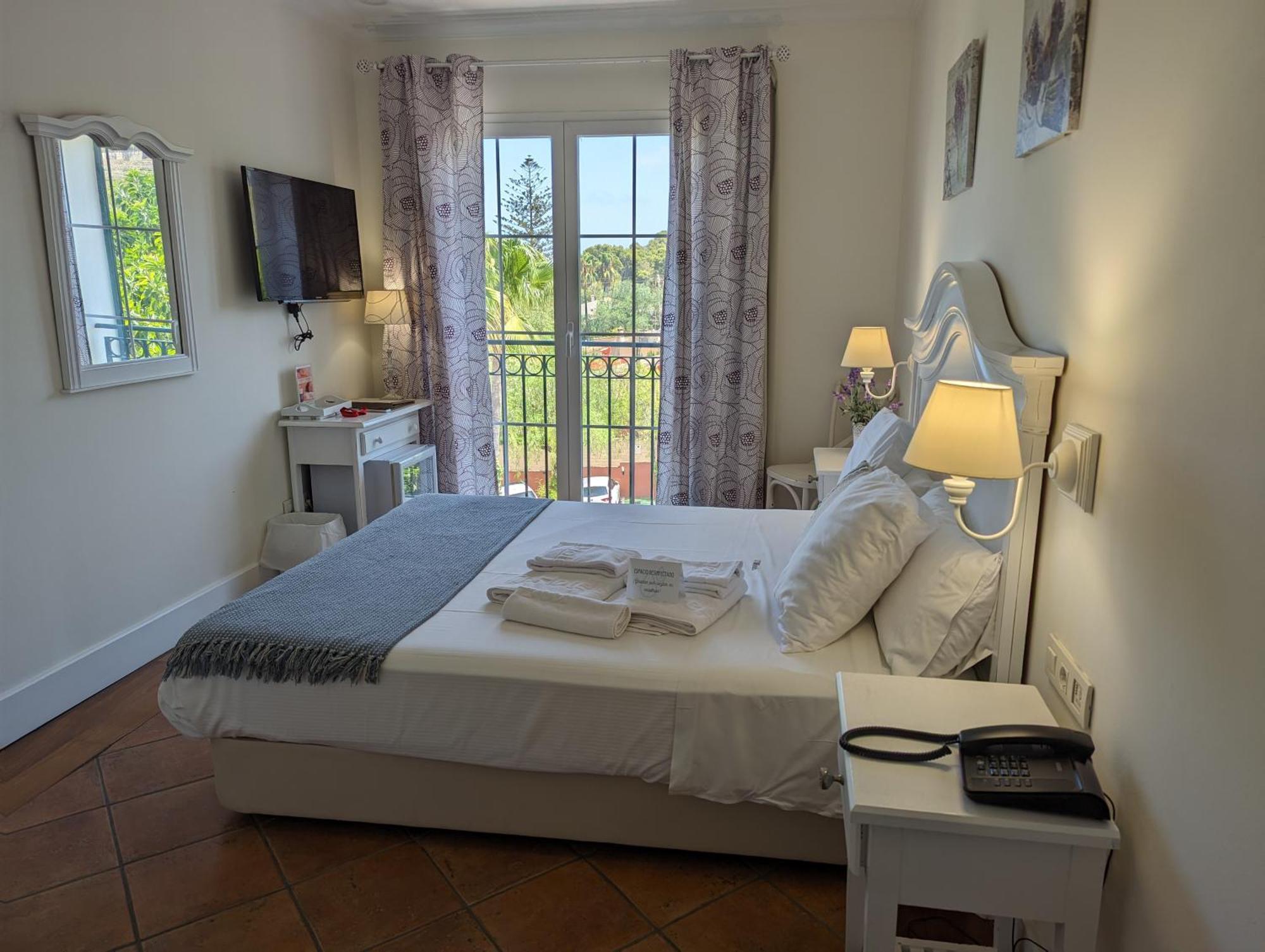 Hotel Mr Les Rotes Denia Bagian luar foto